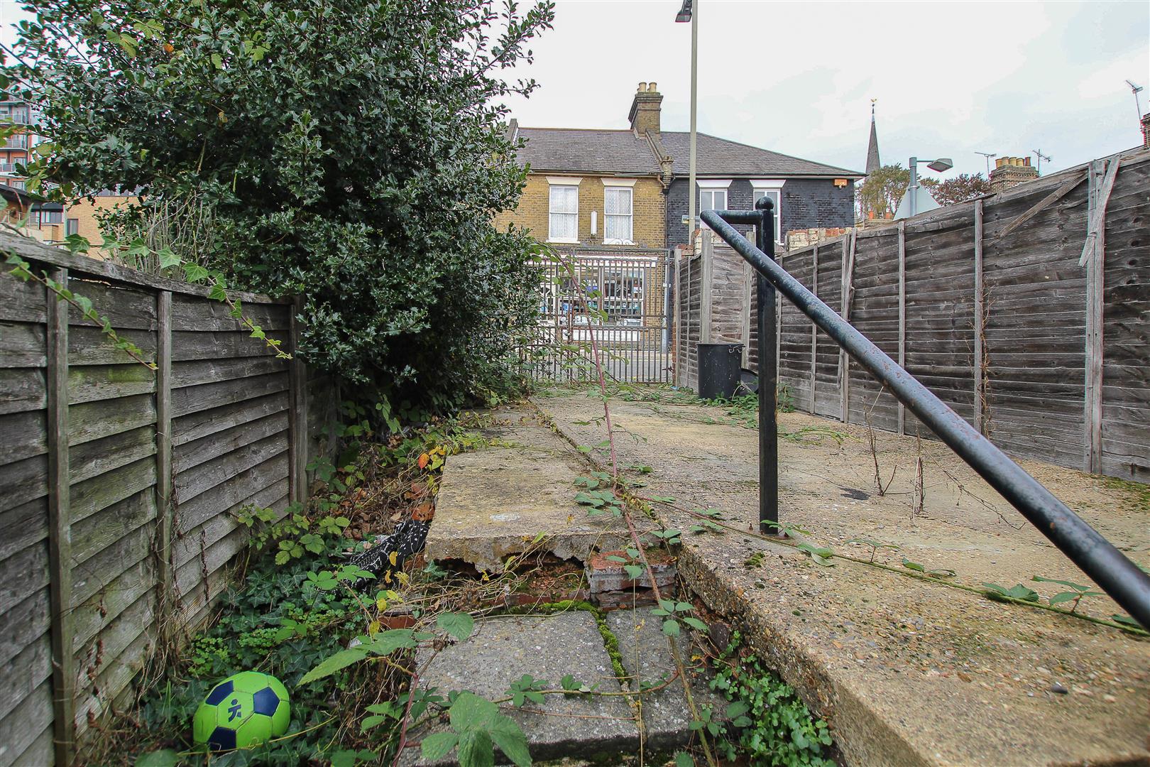 Queens Road, Brentwood Keith Ashton